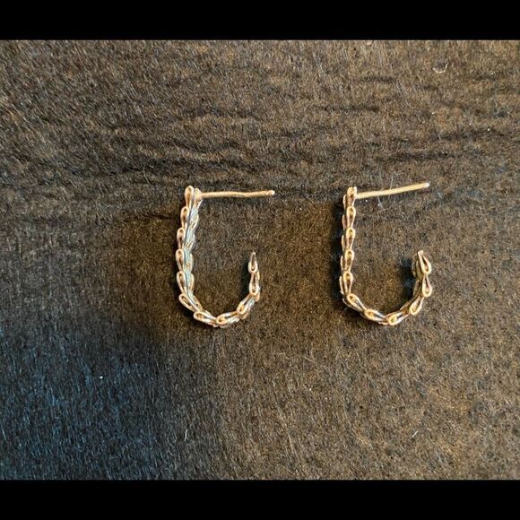 Vintage 80s Silver and Gold Tone Herringbone Earrings - Picture 2 of 6